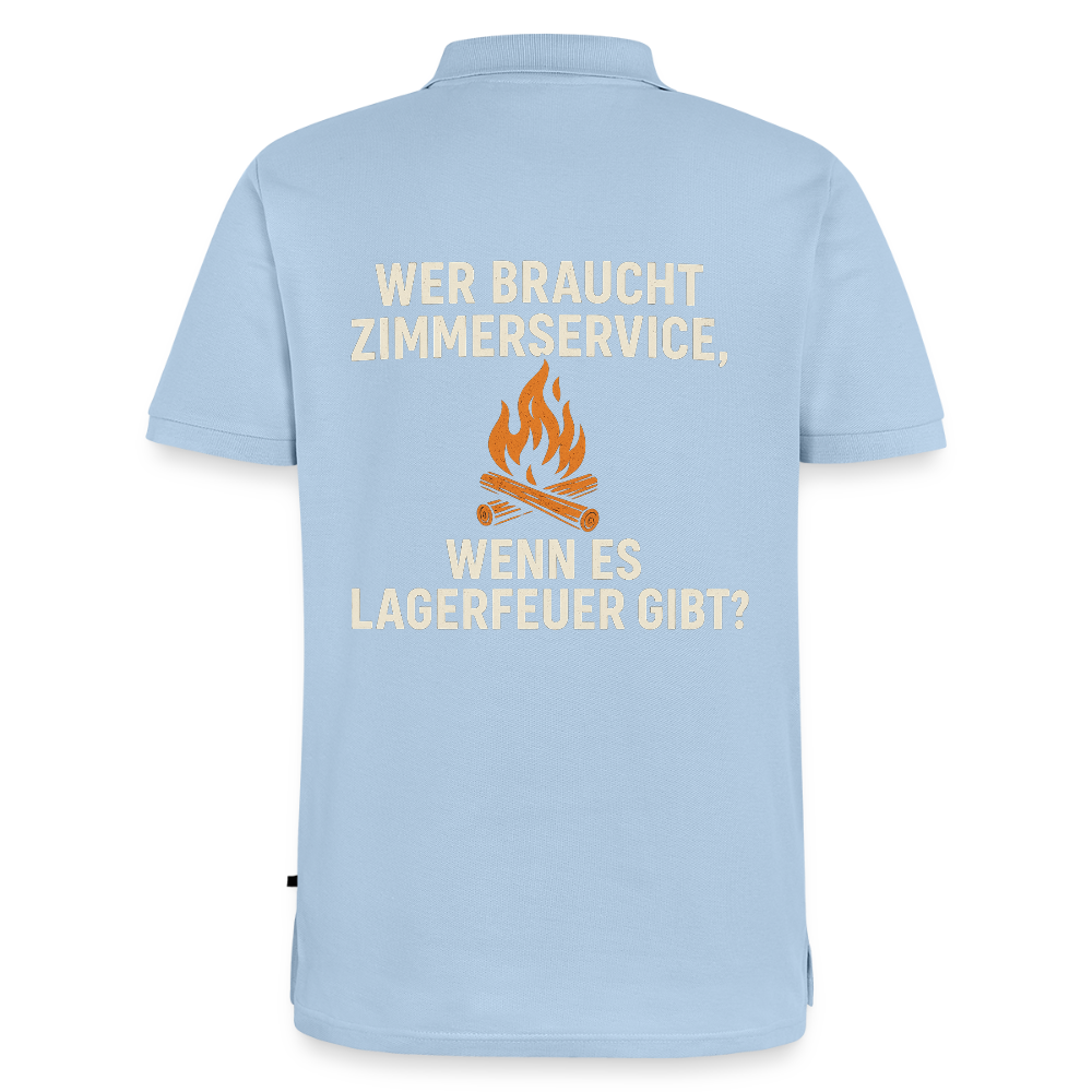 Wer braucht Zimmerservice, wenn es Lagerfeuer gibt? | Männer Premium Bio Polo Shirt - Hellblau