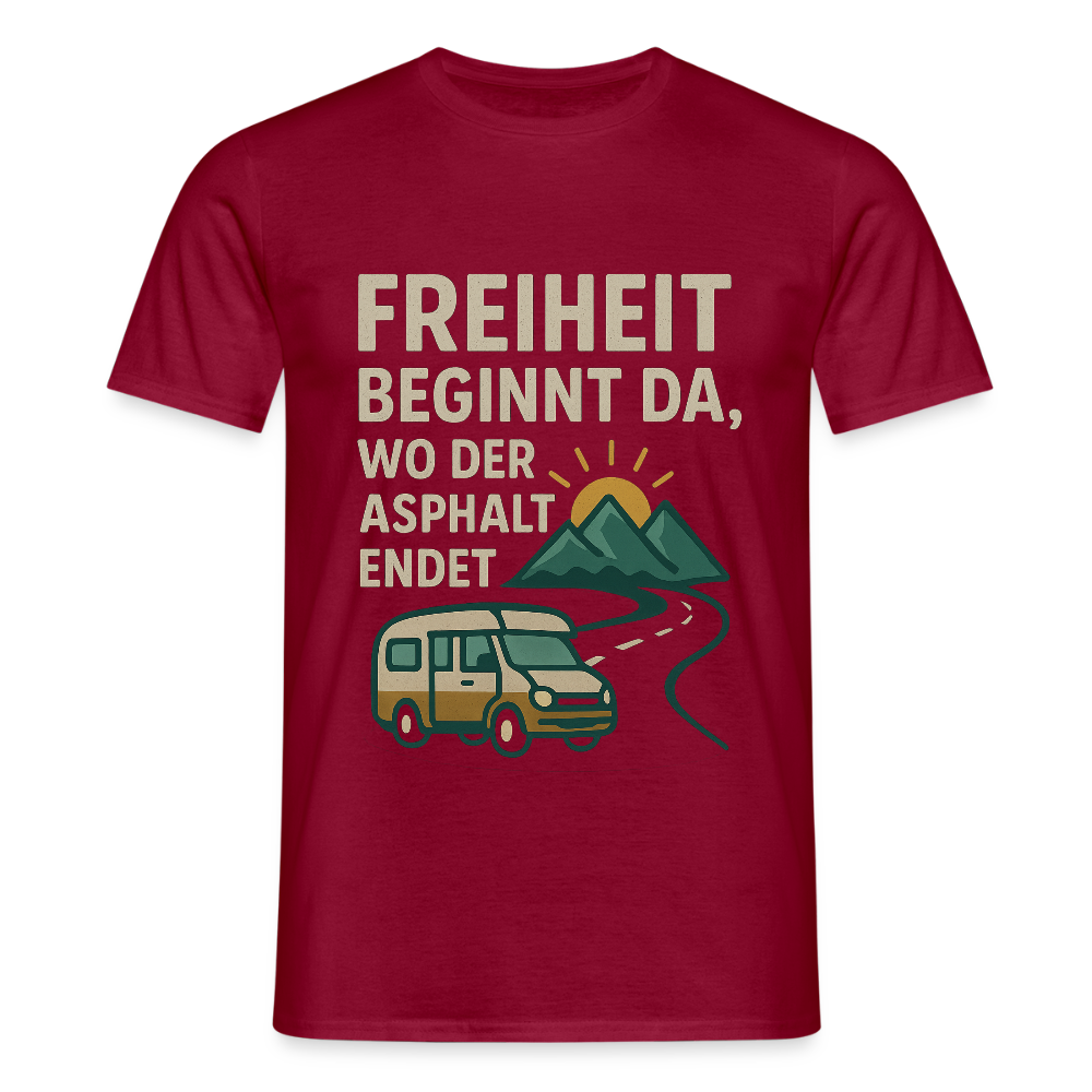 Freiheit beginnt da, wo der Asphalt endet | Männer T-Shirt - Ziegelrot